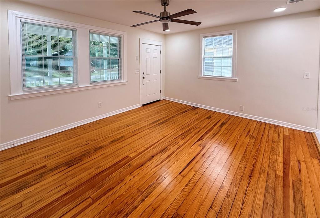 For Sale: $250,000 (3 beds, 2 baths, 1525 Square Feet)