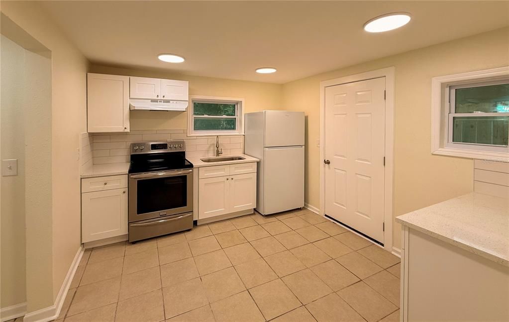 For Sale: $250,000 (3 beds, 2 baths, 1525 Square Feet)
