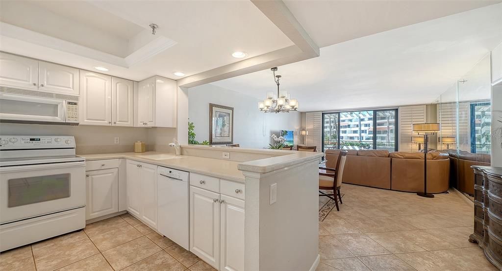 For Sale: $1,090,000 (3 beds, 3 baths, 2092 Square Feet)