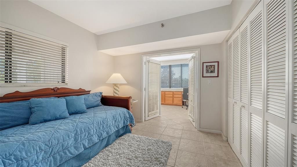 For Sale: $1,090,000 (3 beds, 3 baths, 2092 Square Feet)
