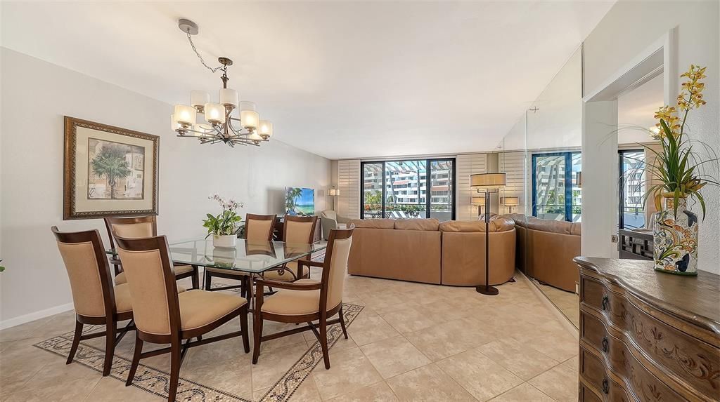 For Sale: $1,090,000 (3 beds, 3 baths, 2092 Square Feet)