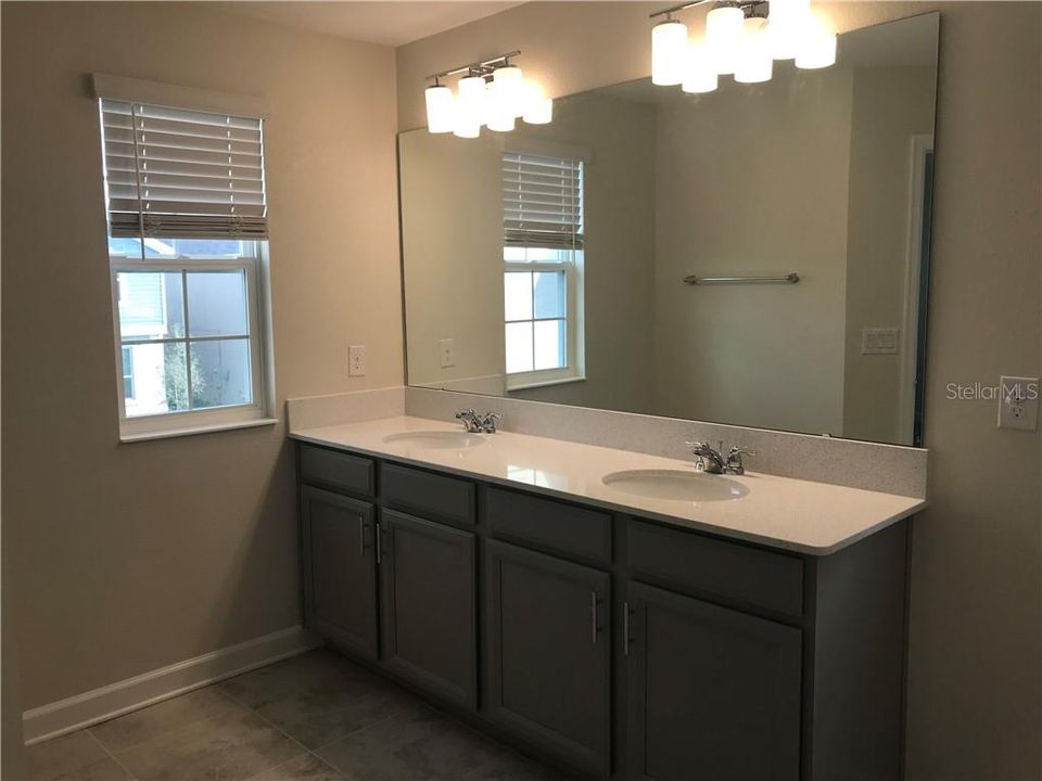 For Rent: $2,900 (4 beds, 3 baths, 2486 Square Feet)
