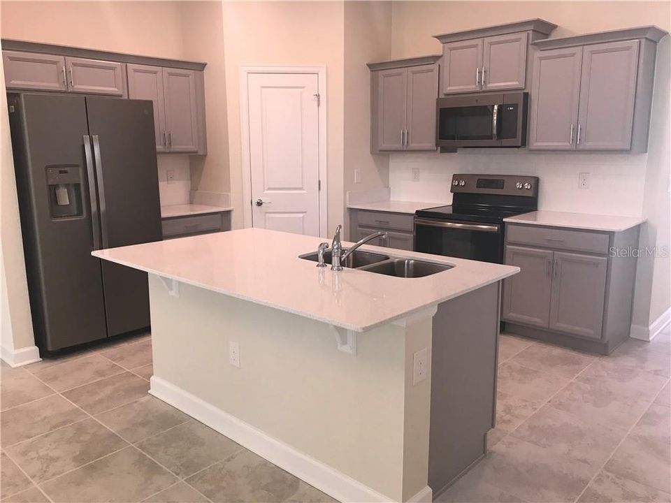 For Rent: $2,900 (4 beds, 3 baths, 2486 Square Feet)