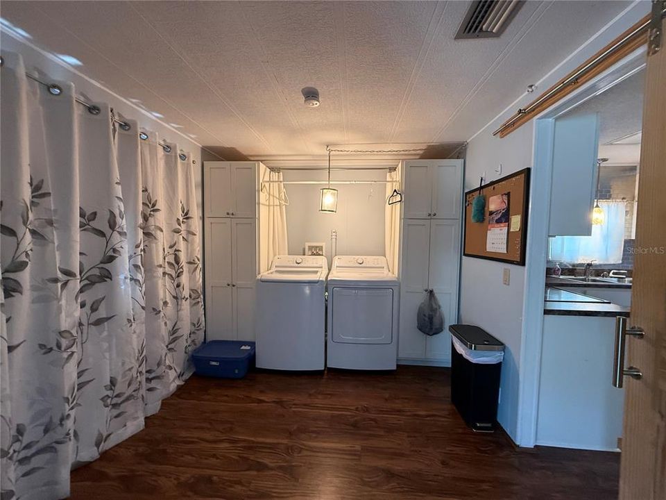 For Sale: $175,000 (2 beds, 2 baths, 1248 Square Feet)