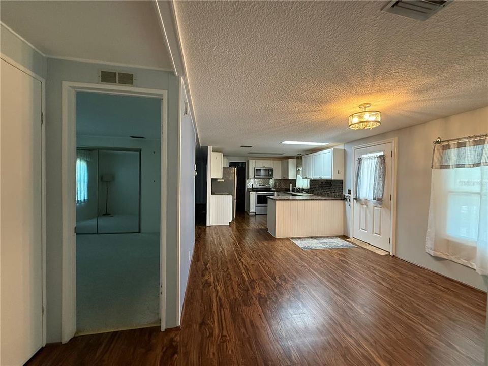For Sale: $175,000 (2 beds, 2 baths, 1248 Square Feet)