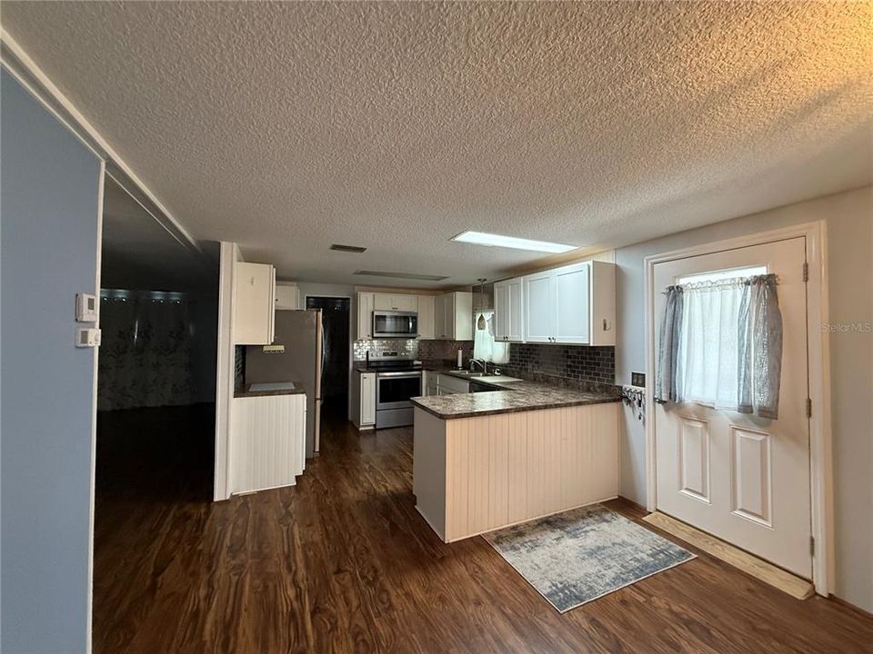 For Sale: $175,000 (2 beds, 2 baths, 1248 Square Feet)