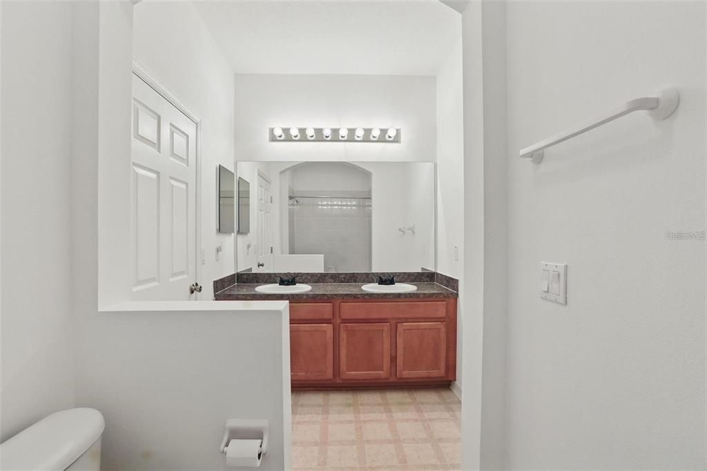 For Sale: $299,900 (4 beds, 2 baths, 2130 Square Feet)
