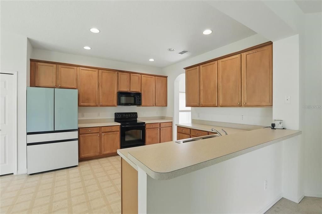 For Sale: $299,900 (4 beds, 2 baths, 2130 Square Feet)