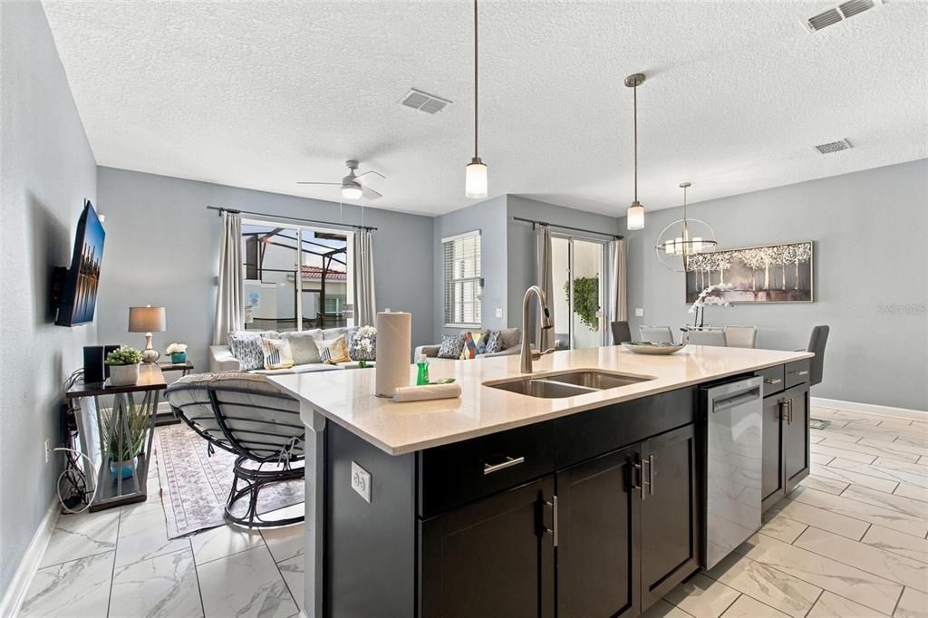 For Sale: $339,000 (4 beds, 3 baths, 1902 Square Feet)