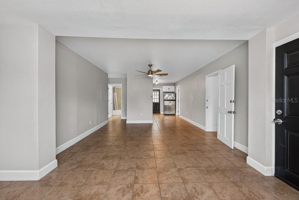 For Sale: $325,000 (4 beds, 3 baths, 2186 Square Feet)