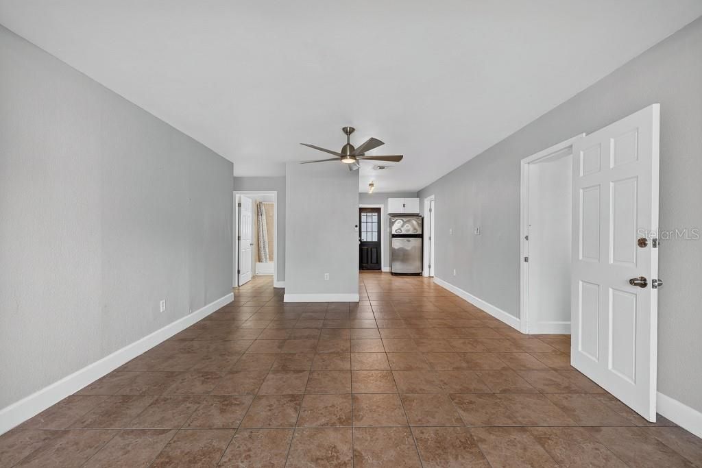 For Sale: $325,000 (4 beds, 3 baths, 2186 Square Feet)