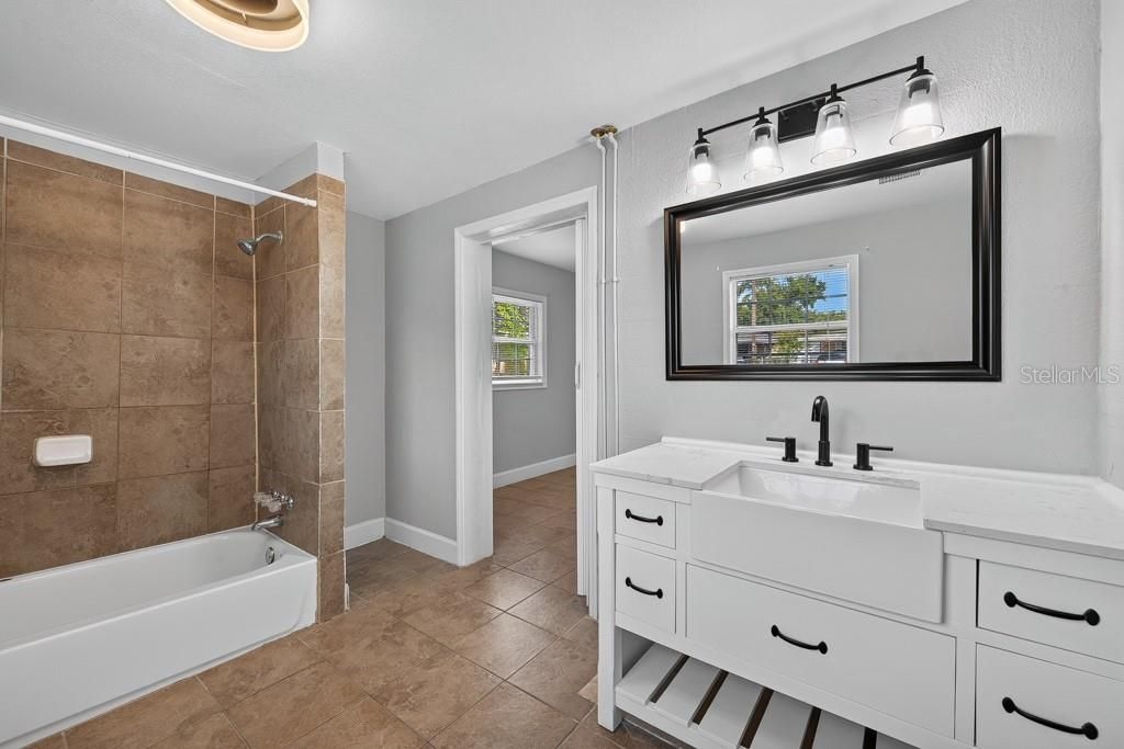 For Sale: $325,000 (4 beds, 3 baths, 2186 Square Feet)