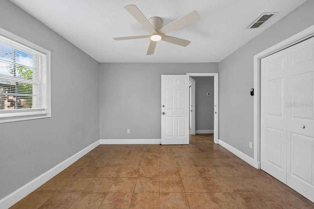 For Sale: $325,000 (4 beds, 3 baths, 2186 Square Feet)