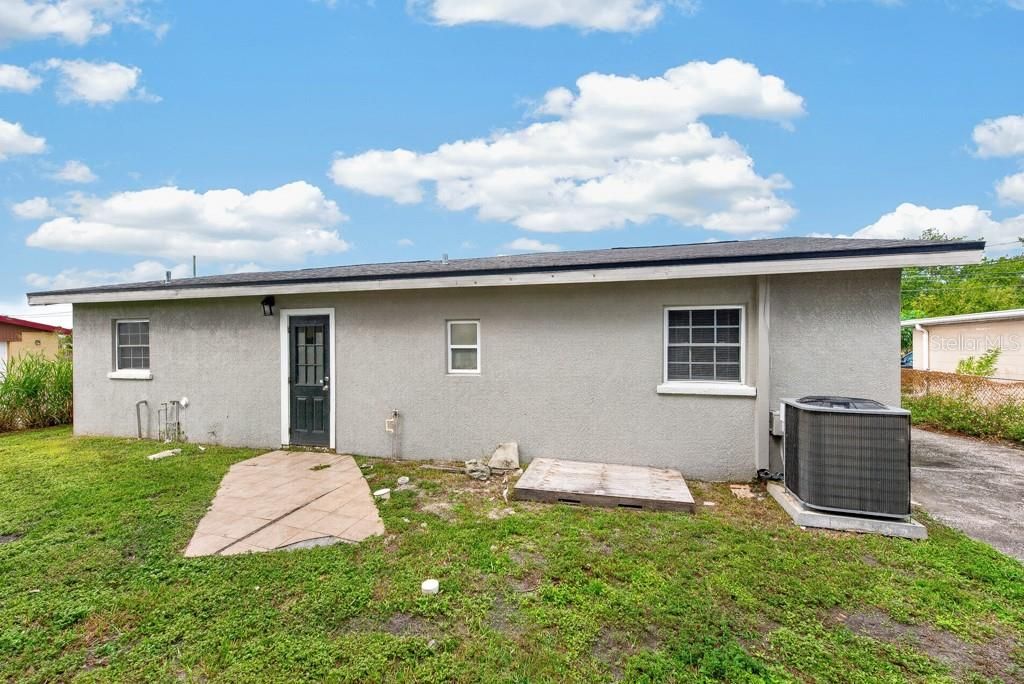 For Sale: $325,000 (4 beds, 3 baths, 2186 Square Feet)