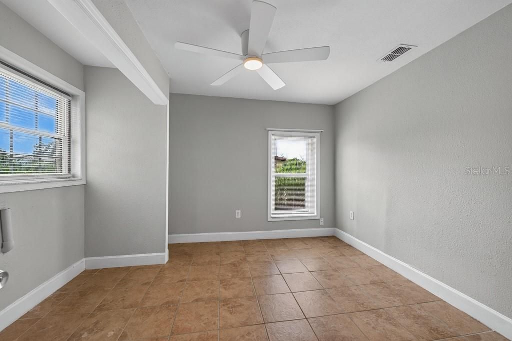 For Sale: $325,000 (4 beds, 3 baths, 2186 Square Feet)