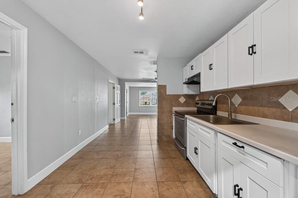 For Sale: $325,000 (4 beds, 3 baths, 2186 Square Feet)