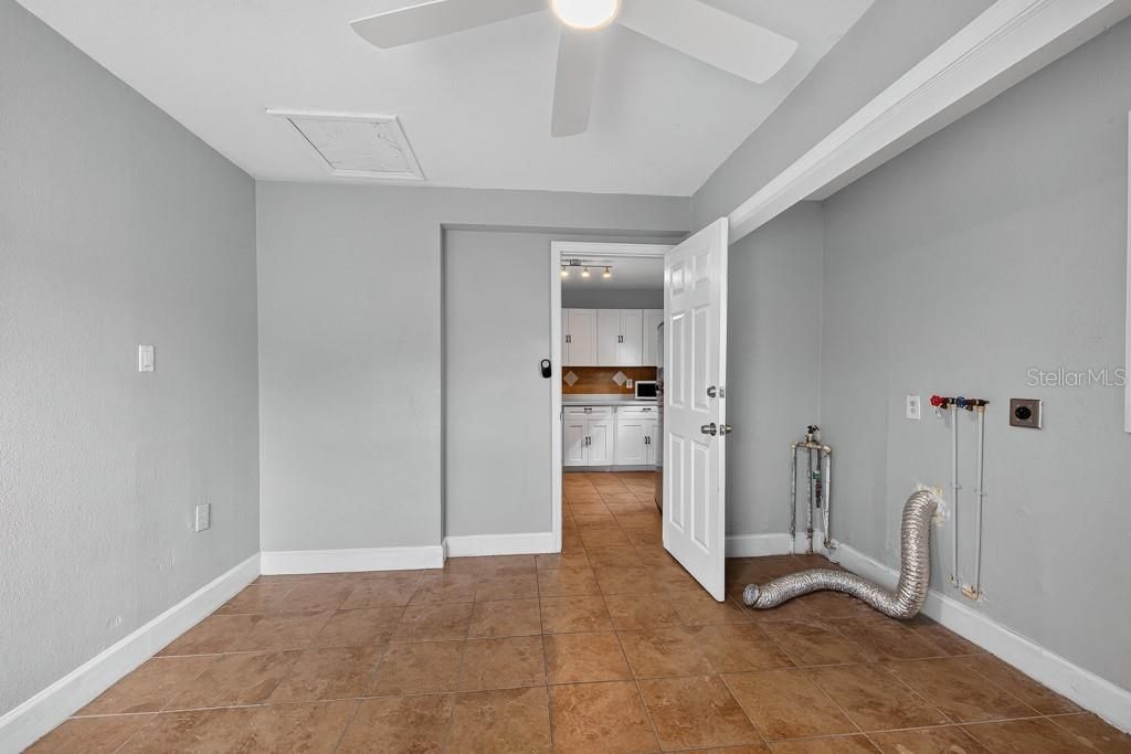 For Sale: $325,000 (4 beds, 3 baths, 2186 Square Feet)