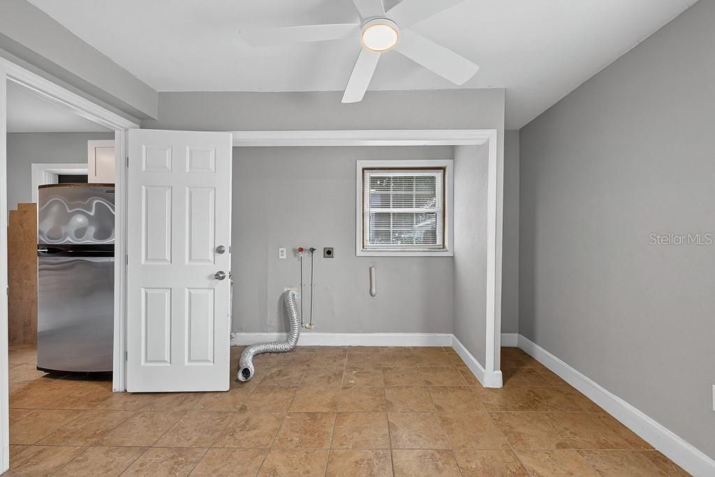 For Sale: $325,000 (4 beds, 3 baths, 2186 Square Feet)
