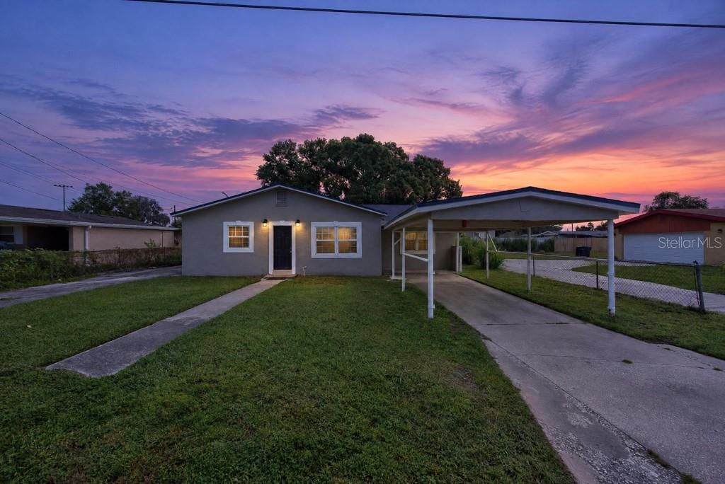 For Sale: $325,000 (4 beds, 3 baths, 2186 Square Feet)