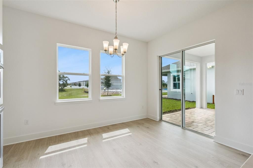 For Sale: $785,000 (5 beds, 4 baths, 2823 Square Feet)