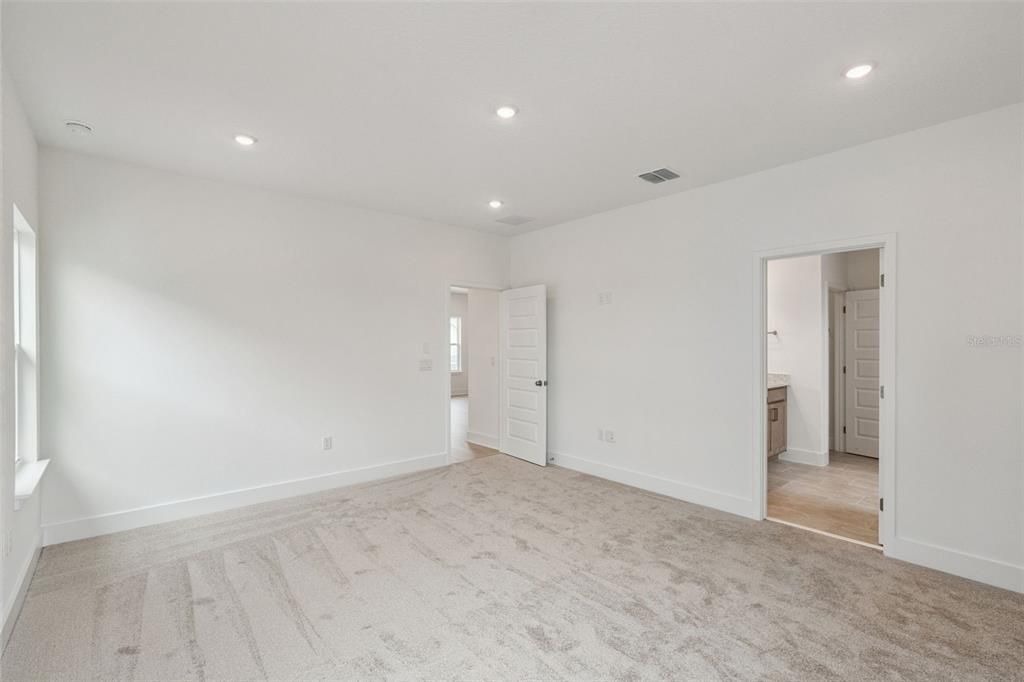 For Sale: $785,000 (5 beds, 4 baths, 2823 Square Feet)