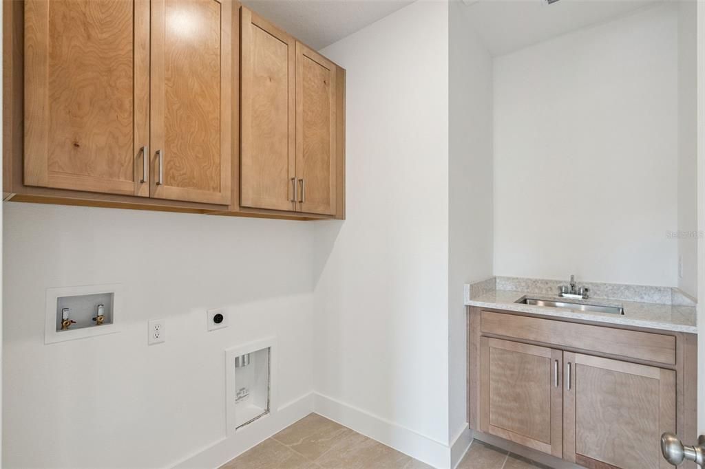 For Sale: $785,000 (5 beds, 4 baths, 2823 Square Feet)