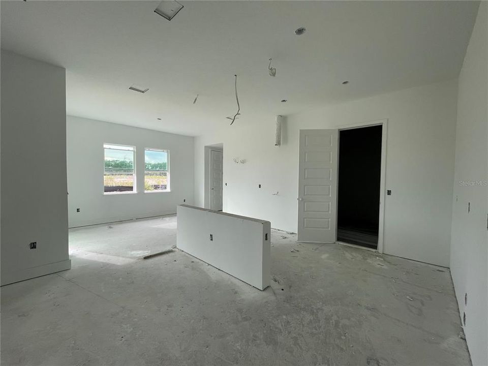 For Sale: $785,000 (5 beds, 4 baths, 2823 Square Feet)