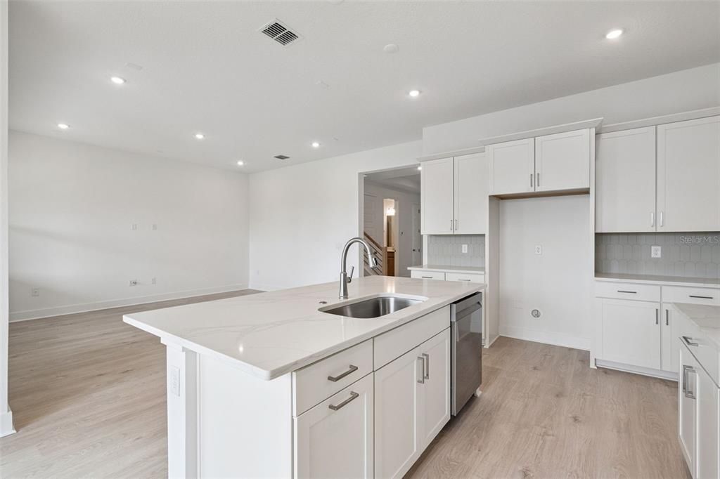 For Sale: $785,000 (5 beds, 4 baths, 2823 Square Feet)