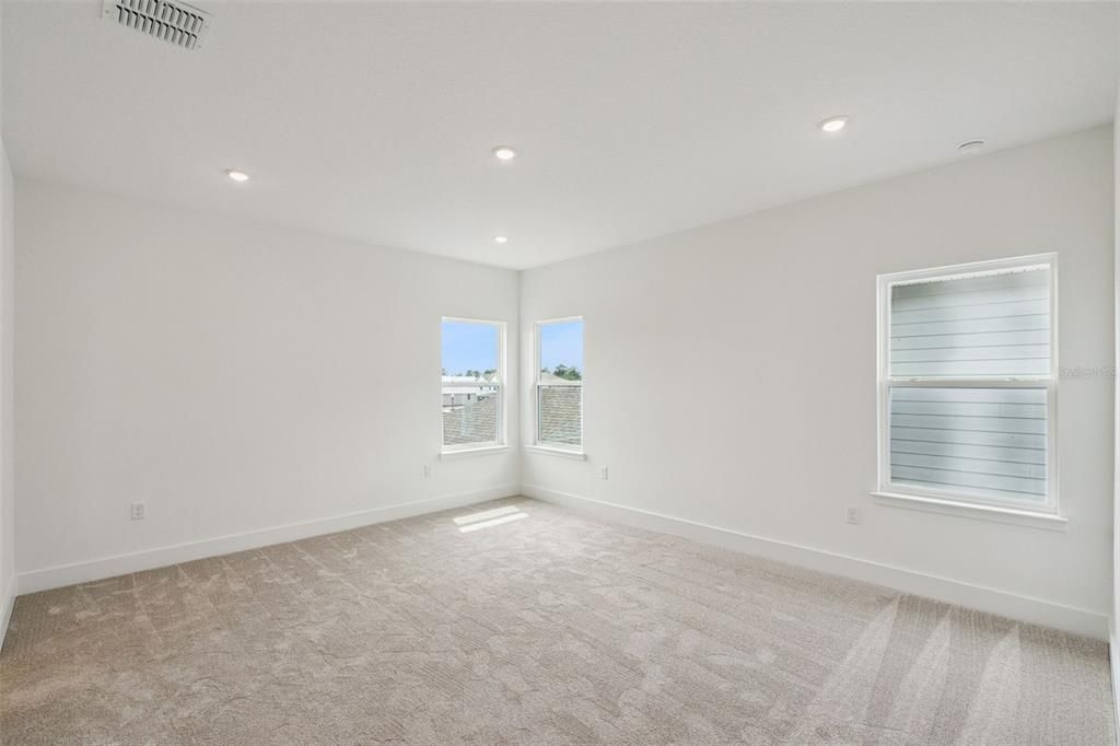 For Sale: $785,000 (5 beds, 4 baths, 2823 Square Feet)