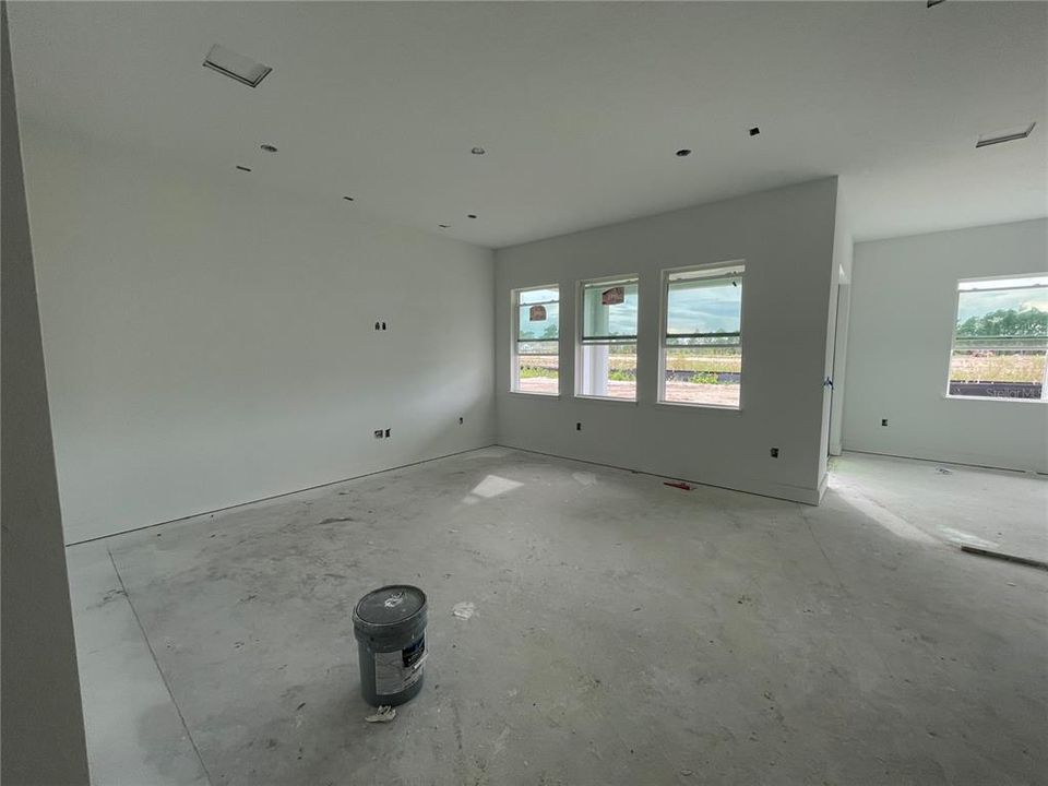 For Sale: $785,000 (5 beds, 4 baths, 2823 Square Feet)