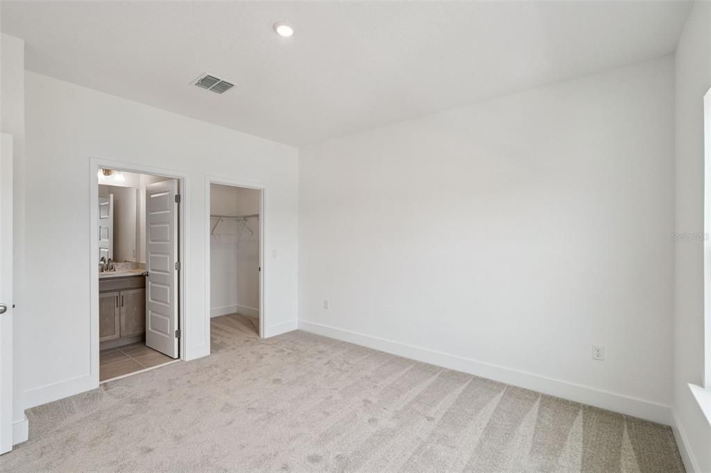 For Sale: $785,000 (5 beds, 4 baths, 2823 Square Feet)