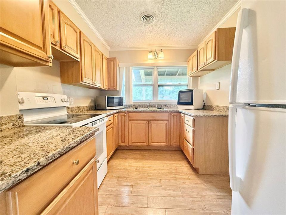 En Venta: $549,000 (4 camas, 0 baños, 1422 Pies cuadrados)