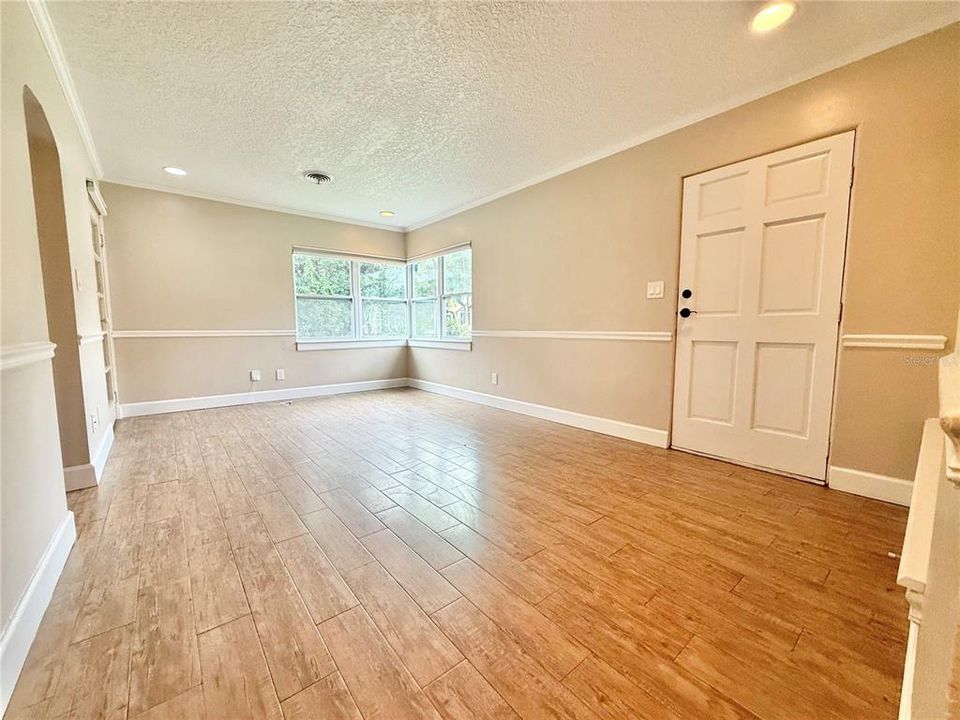 En Venta: $549,000 (4 camas, 0 baños, 1422 Pies cuadrados)