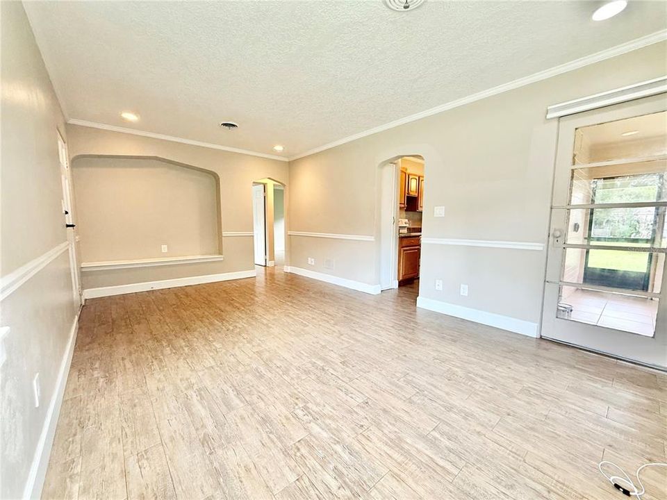 En Venta: $549,000 (4 camas, 0 baños, 1422 Pies cuadrados)