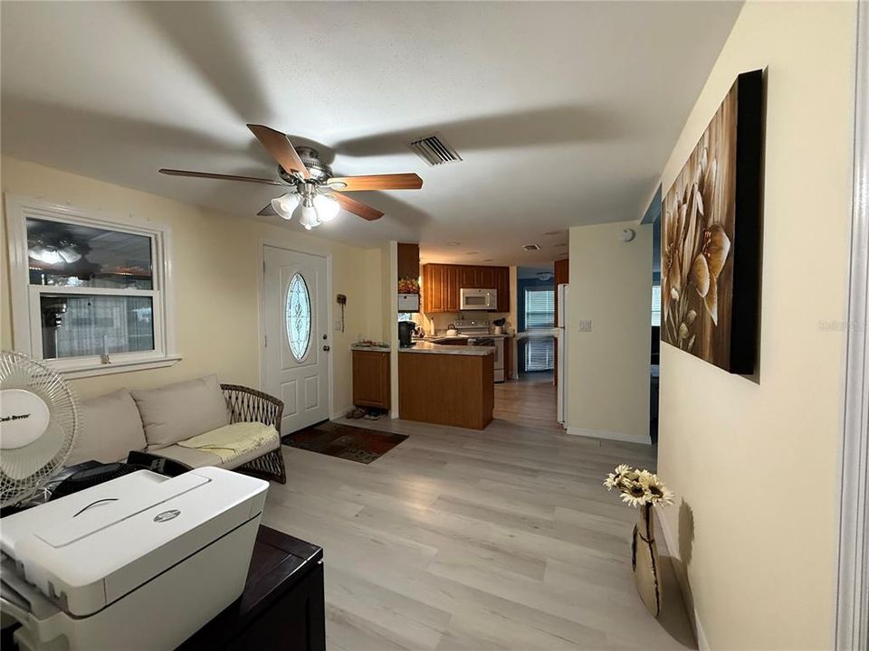 For Sale: $165,000 (2 beds, 2 baths, 1200 Square Feet)