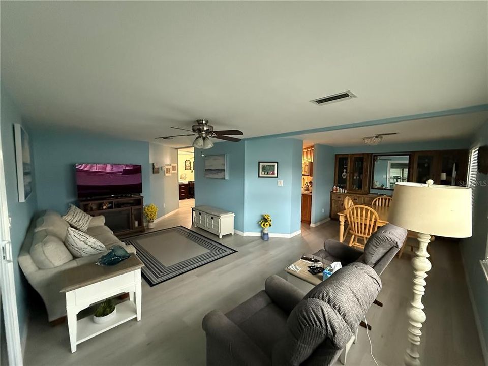 For Sale: $165,000 (2 beds, 2 baths, 1200 Square Feet)