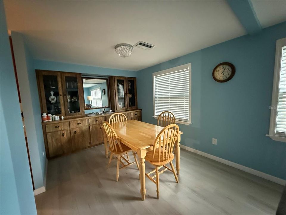 For Sale: $165,000 (2 beds, 2 baths, 1200 Square Feet)