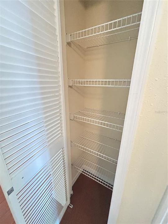 В аренду: $1,800 (2 спален, 2 ванн, 1049 Квадратных фут)