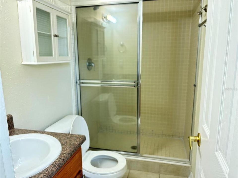 В аренду: $1,800 (2 спален, 2 ванн, 1049 Квадратных фут)
