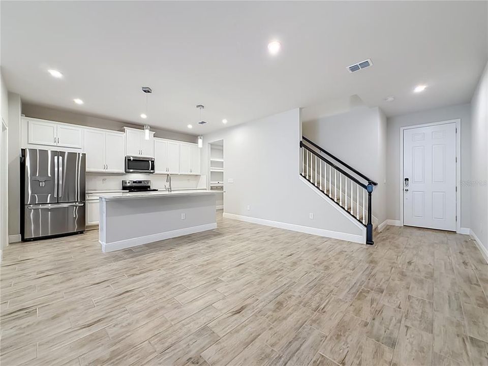 For Rent: $3,200 (3 beds, 2 baths, 2281 Square Feet)