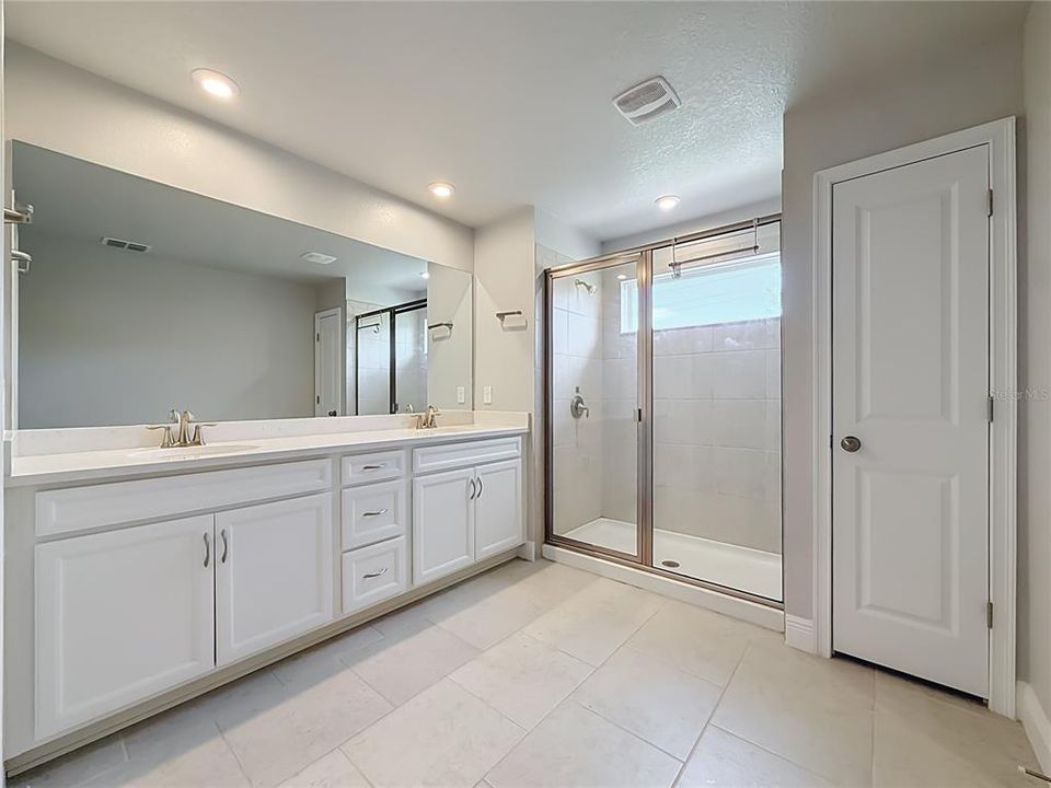 For Rent: $3,200 (3 beds, 2 baths, 2281 Square Feet)