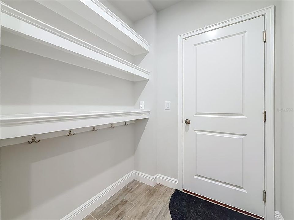 For Rent: $3,200 (3 beds, 2 baths, 2281 Square Feet)