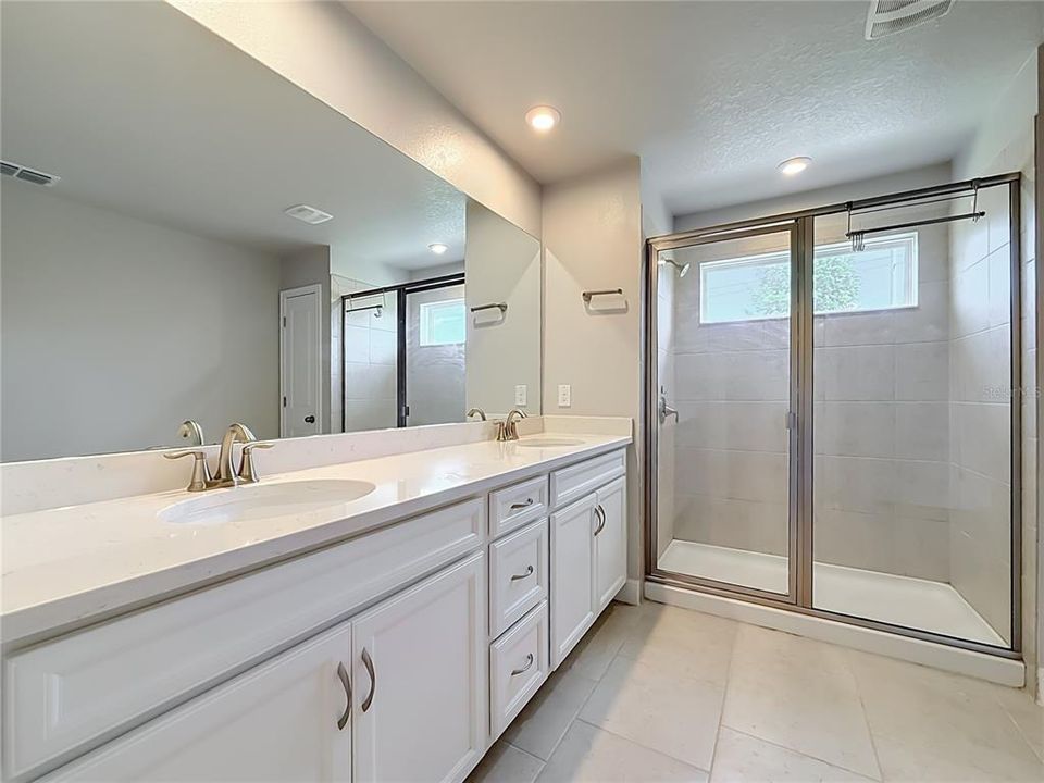 For Rent: $3,200 (3 beds, 2 baths, 2281 Square Feet)