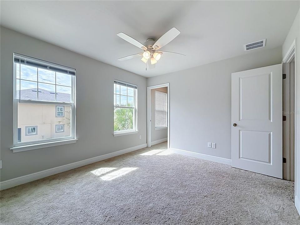For Rent: $3,200 (3 beds, 2 baths, 2281 Square Feet)