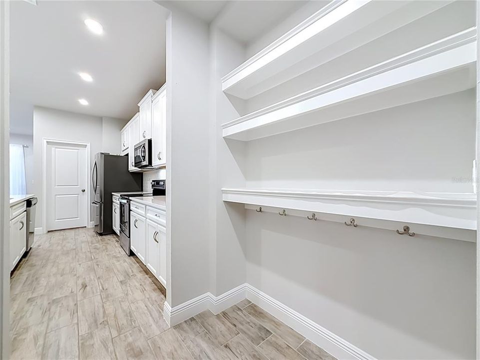 For Rent: $3,200 (3 beds, 2 baths, 2281 Square Feet)