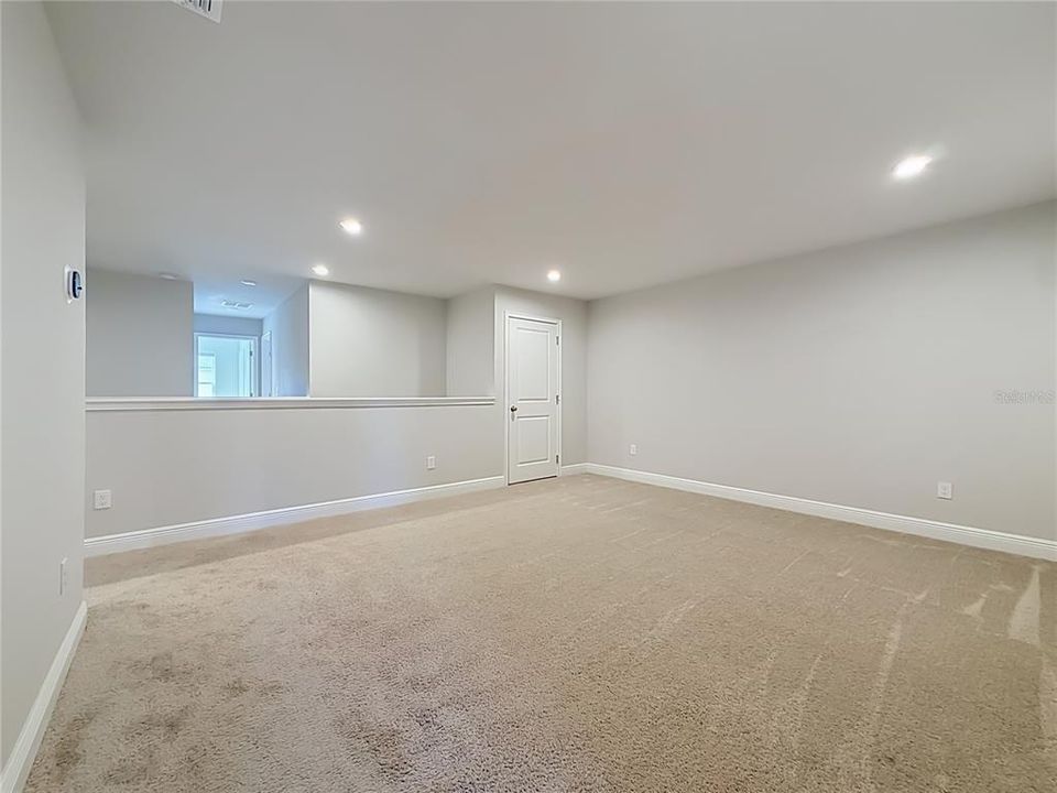 For Rent: $3,200 (3 beds, 2 baths, 2281 Square Feet)