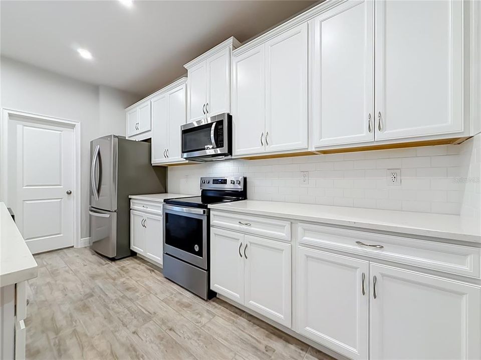 For Rent: $3,200 (3 beds, 2 baths, 2281 Square Feet)