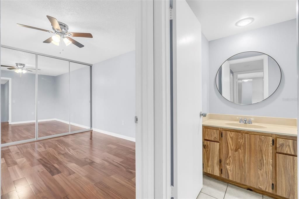 For Sale: $225,000 (2 beds, 2 baths, 1285 Square Feet)