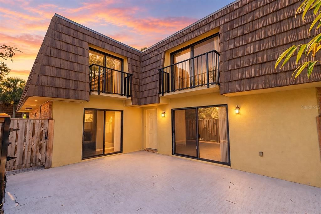 For Sale: $225,000 (2 beds, 2 baths, 1285 Square Feet)