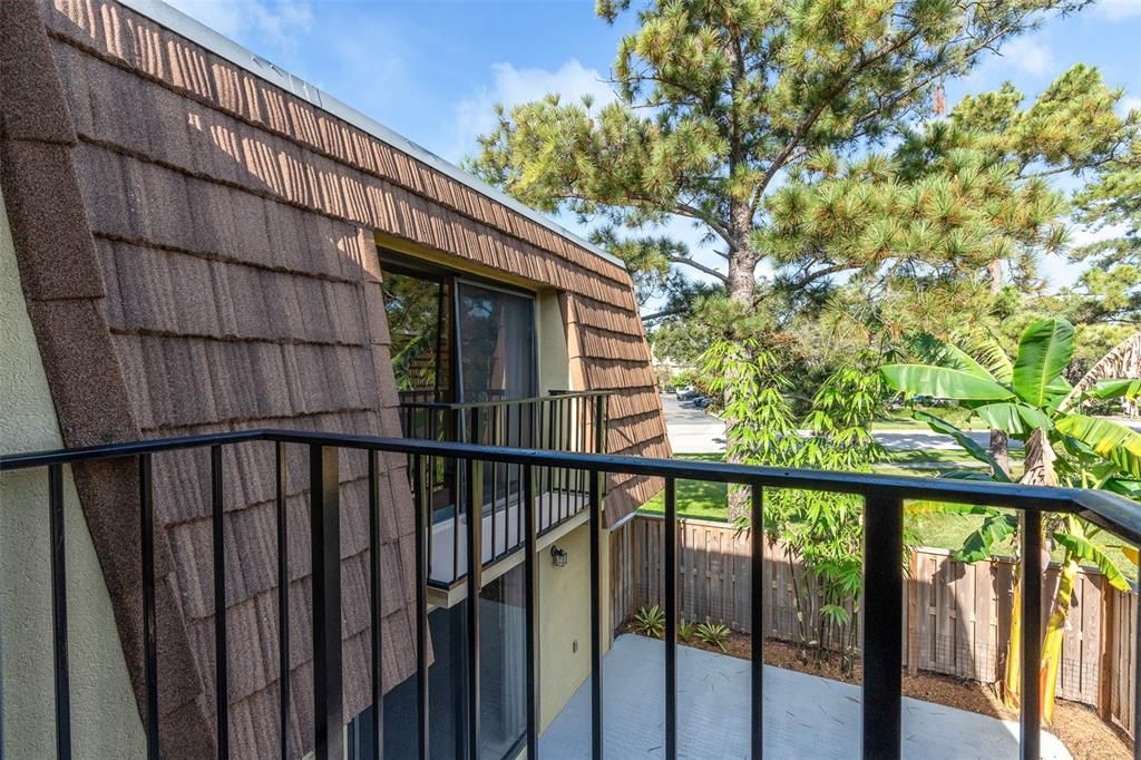 For Sale: $225,000 (2 beds, 2 baths, 1285 Square Feet)